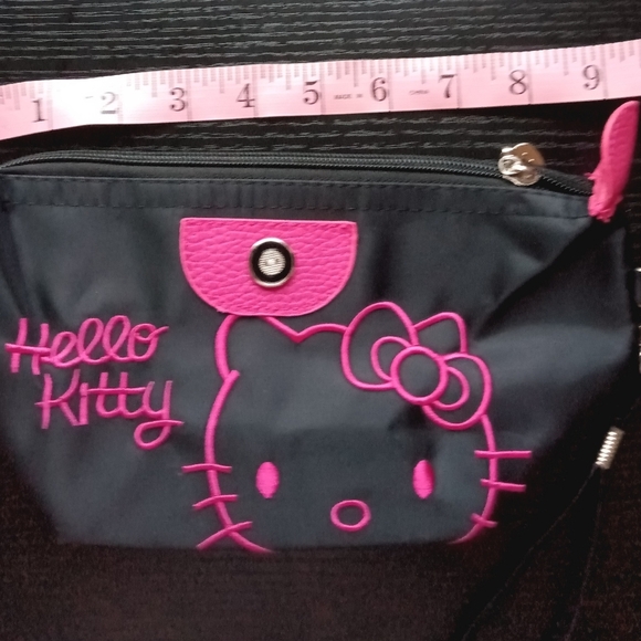 NEW Hello Kitty Embroidered Wristlet - Picture 3 of 3